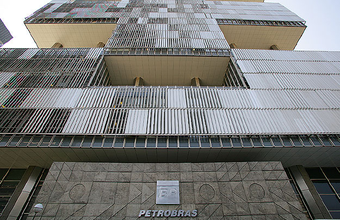 TCU determina que Petrobras mude forma de contratar serviços