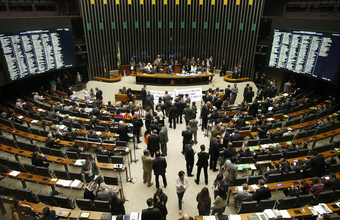 Em sessão extraordinária marcada para hoje (03/10), Câmara retoma votação que muda regra no pré-sal