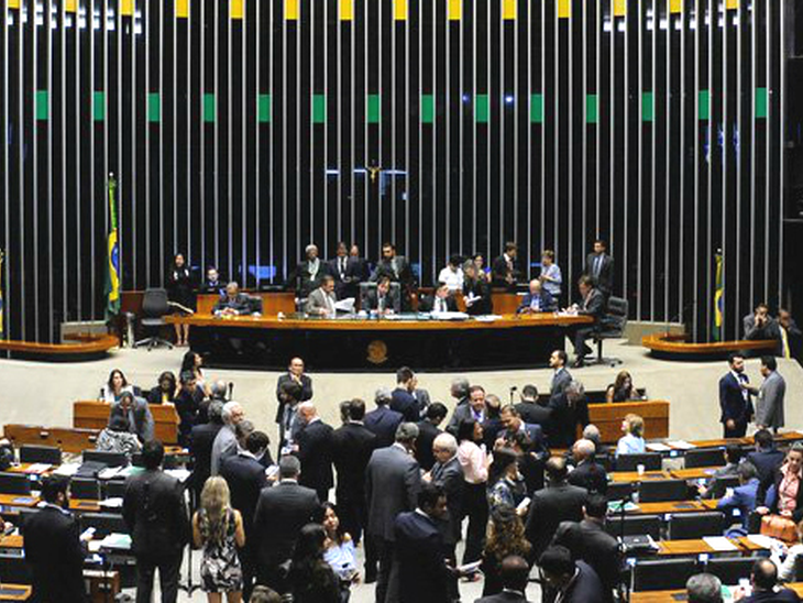 Câmara debate reformas trabalhista e da Previdência