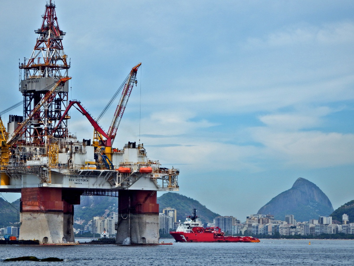 Receitas do petróleo não suportam mais taxas e insegurança jurídica