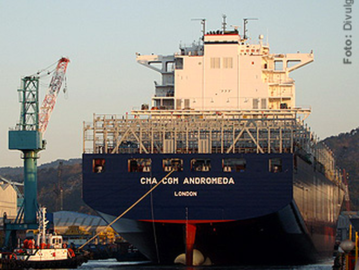 Armador francês recebe primeiro porta-container ecológico