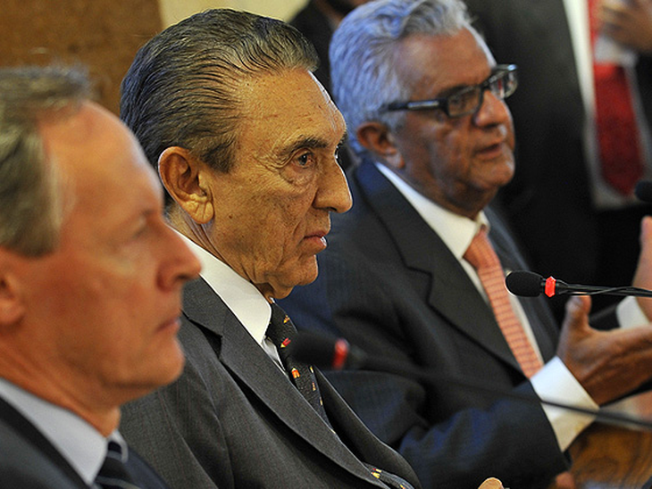 Lobão nega risco de desabastecimento de gás para indústria