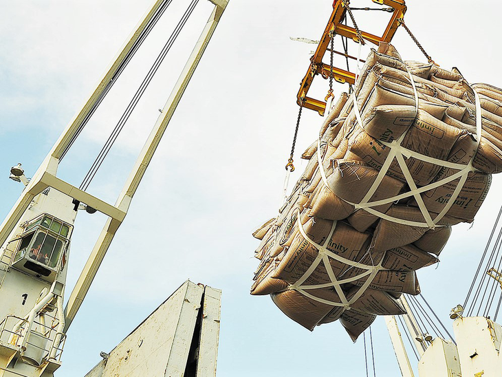 Aumenta 94% em 2016 a movimentação de cargas no Porto de Antonina