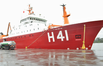 Navios fazem escala no Porto do Rio Grande antes de irem para Antártica