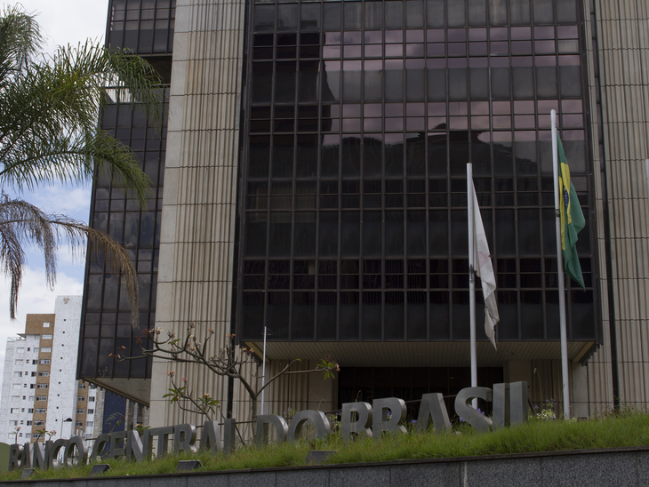 Setor público tem déficit recorde de R$ 23 bilhões