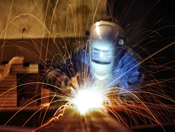 Para 79% das empresas, a expectativa é de retomada dos negócios no médio e longo prazo, diz pesquisa da AMCHAM