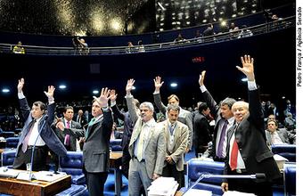 Senado conclui votação e aprova MP dos Portos
