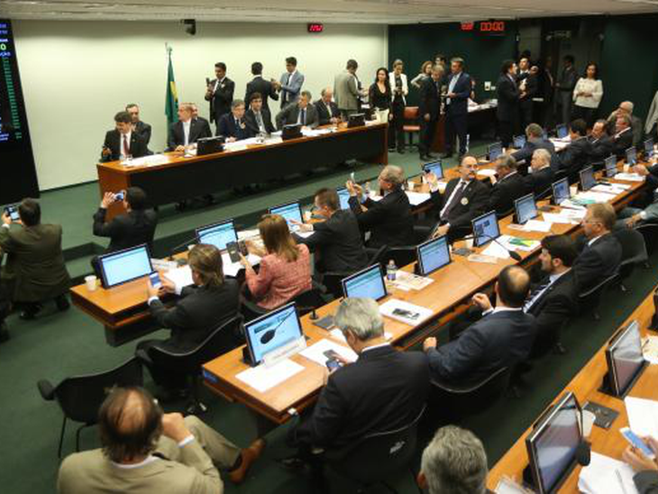 Aprovado texto do relator, projeto anticorrupção vai para plenário da Câmara