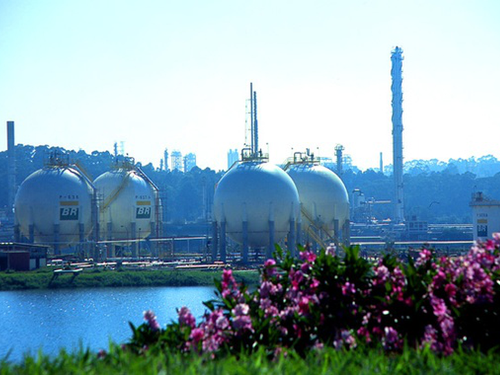 Refinarias da Petrobras tem aumento de rentabilidade através da criação de programas de eficiência operacional