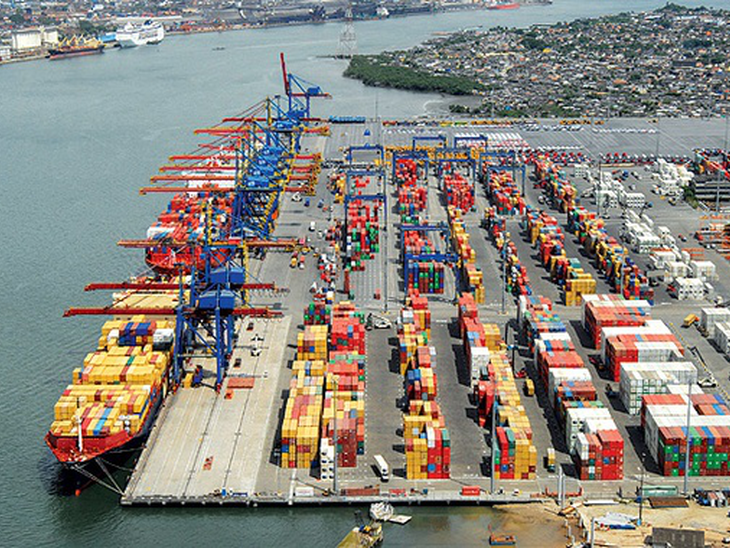 Capitania dos Portos interrompe tráfego no Porto de Santos