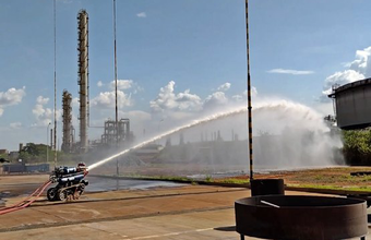 Unidroid Robótica assina com a Petrobras contrato para uso de robô de combate a incêndio