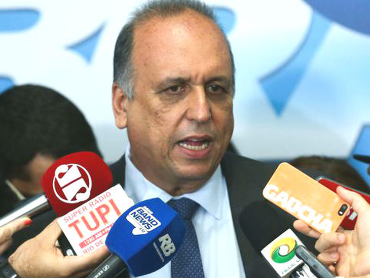 Pezão quer antecipar receitas do petróleo para pagar dívidas