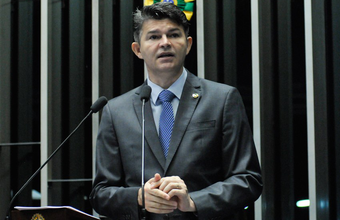 Crítica às medidas do governo para superar crise econômica