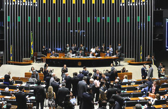 Câmara debate reformas trabalhista e da Previdência