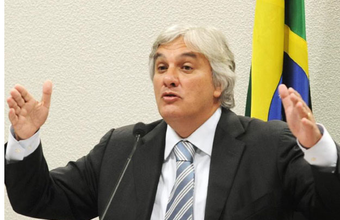 Imprensa internacional repercute prisões de Delcídio do Amaral e André Esteves