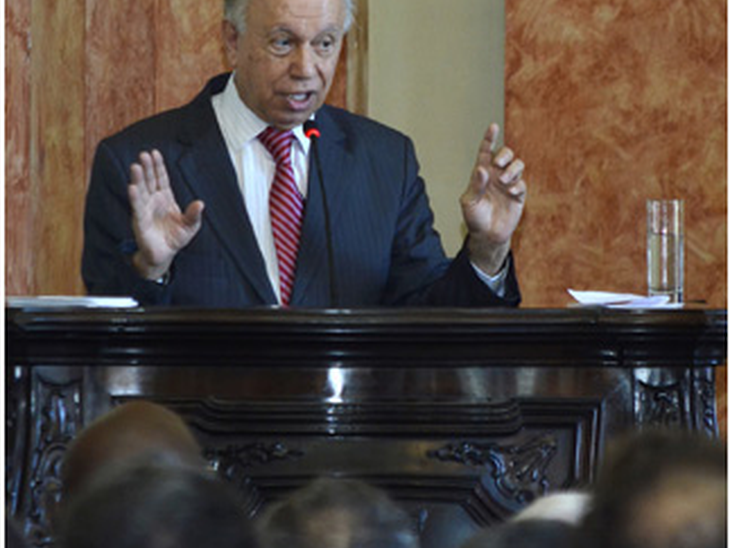 Haroldo Lima é homenageado antes de entregar o cargo na ANP