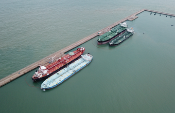 Açu Petróleo conclui 50º operação ship-to-ship no Porto do Açu