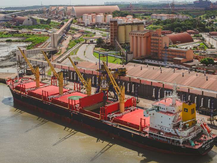 Porto do Itaqui bate recorde histórico de movimentação mensal