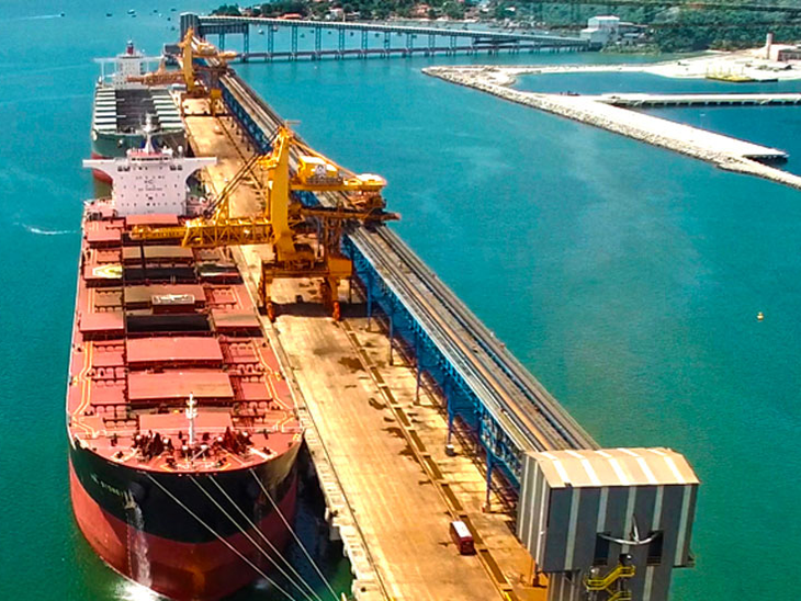 Porto de Itaguaí é o porto público que mais movimenta minério de ferro no Brasil