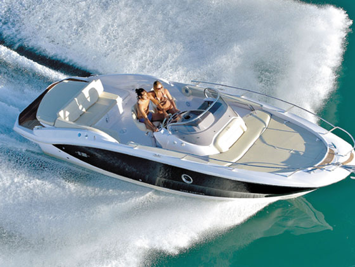 Sessa Marine une aventura e conforto na lancha Key Largo 28 Sole