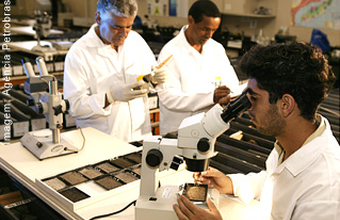 Petrobras e UFF fecham parceria para construção de novos laboratórios