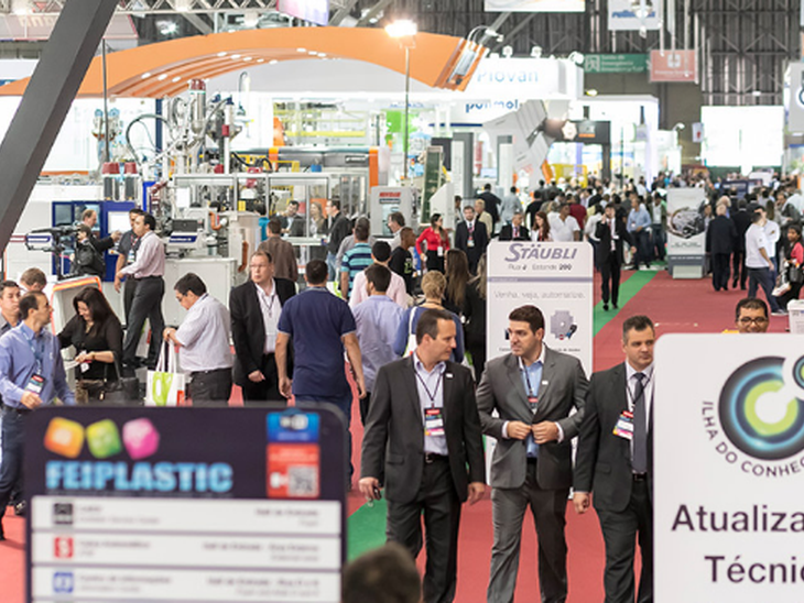 Plástico torna veículos automotores mais baratos e menos poluentes, dizem engenheiros na FEIPLASTIC em SP