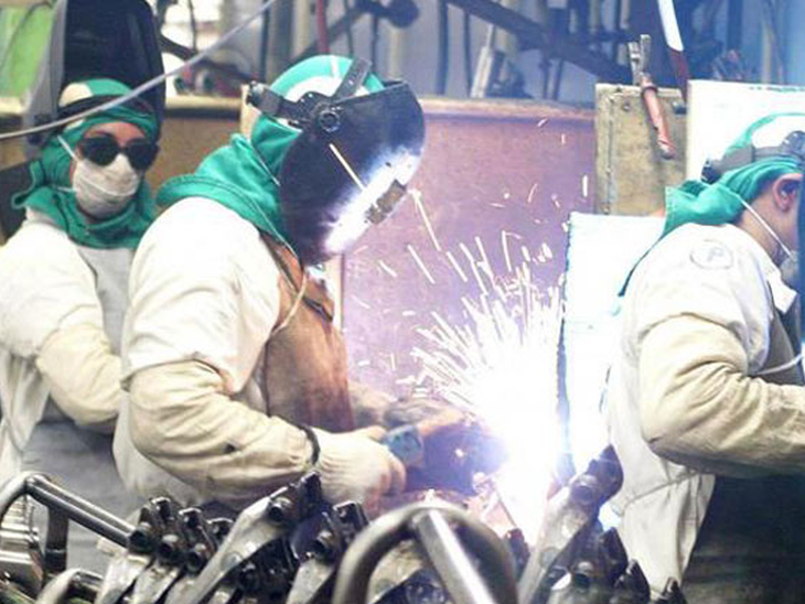 Produção industrial avança 0,7% em agosto deste ano