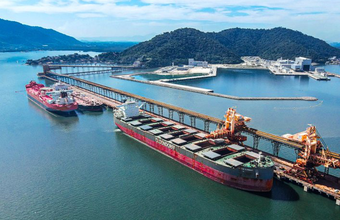 Porto Sudeste registra recordes na operação de minério de ferro em agosto