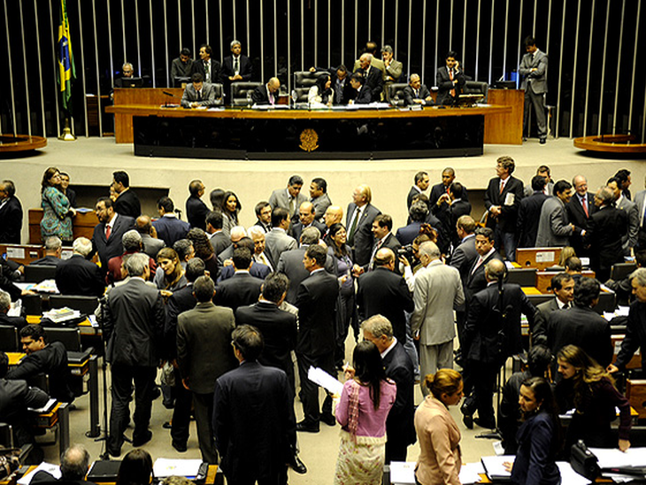Plenário pode votar esta semana projeto dos royalties do petróleo