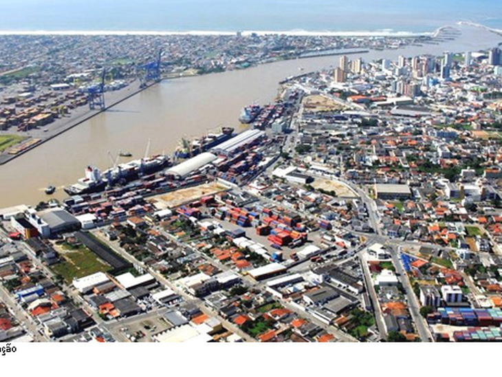 Complexo do Itajaí opera mais de 5 milhões de toneladas no semestre