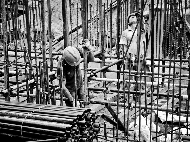CNI: produção industrial cresce e emprego no setor fica estável no mês de outubro