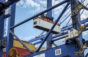 Paranaguá é rota de navios capazes de carregar até 12 mil contêineres