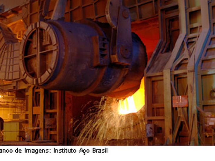 Produção nacional de aço bruto cresce 6,5% no acumulado do ano