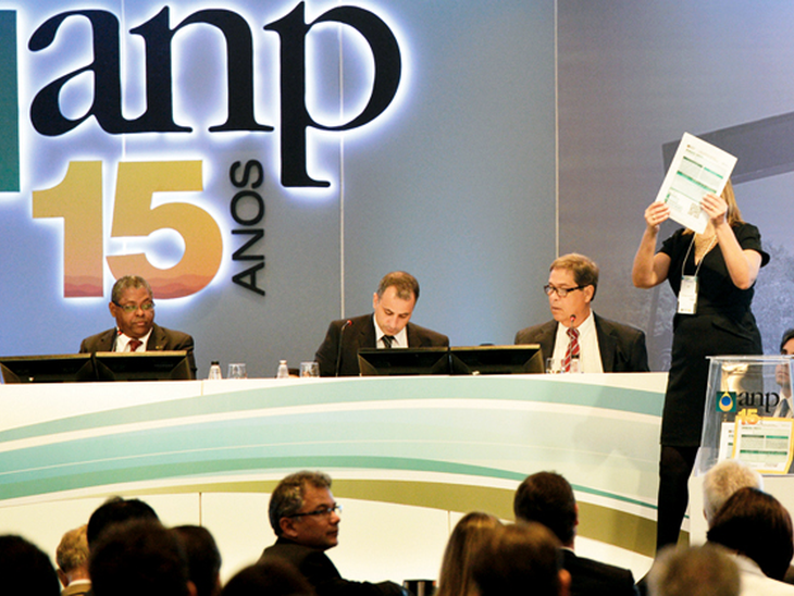 Mais 31 contratos assinados