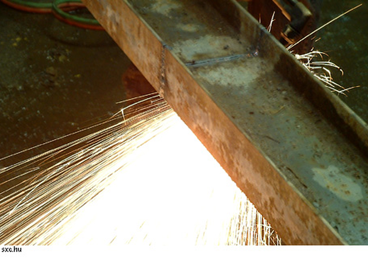 Distribuidores antecipam compras de aço antes de reajuste