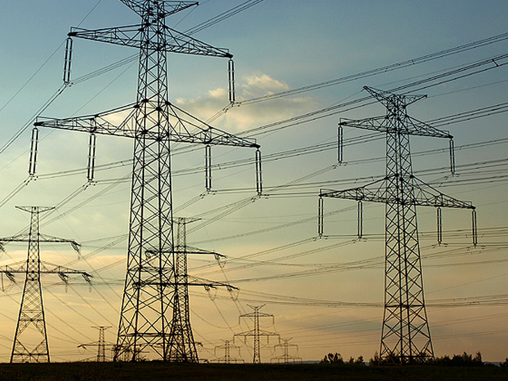 Aneel faz leilão para investimentos em linhas de transmissão