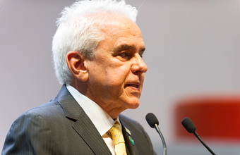 Desinvestimento visa atrair novas indústrias e fortalece estatal, diz presidente da Petrobras