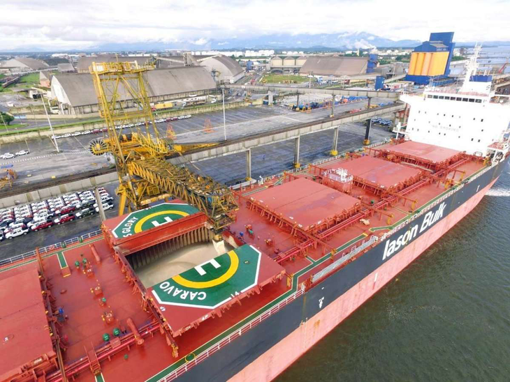 Exportação de açúcar do Brasil caminha para superar 4 mi t em outubro, um novo recorde