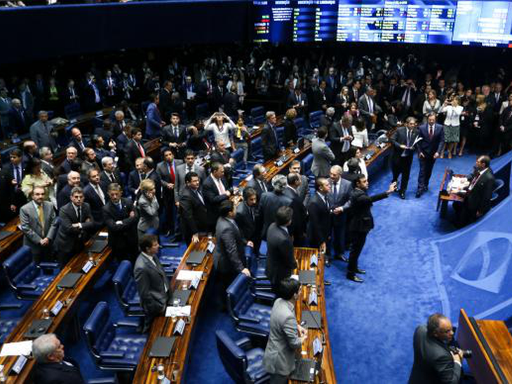 Por 55 a 22 votos Senado aprova admissibilidade do processo de impeachment