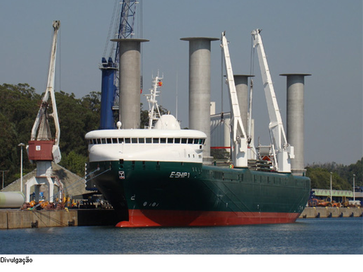 Navio eólico aporta no Pecém hoje     