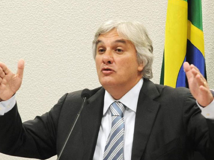 Imprensa internacional repercute prisões de Delcídio do Amaral e André Esteves