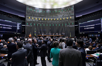 Por 292 votos a 101, é aprovado fim da participação obrigatória da Petrobras na exploração do pré-sal