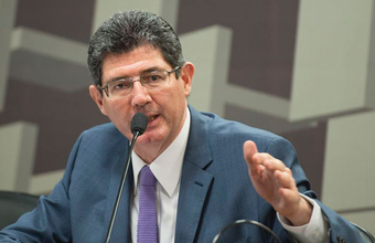 Joaquim Levy defende urgência do pacote de ajuste fiscal em Brasília