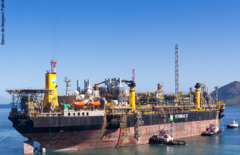 Petrobras batiza plataforma P-57 em Angra