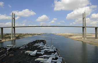 Canal de Suez fatura em 2021 US$ 6,3 bilhões e registra sua maior tonelagem