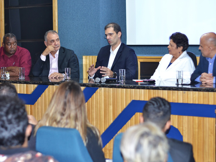 Governo baiano reúne sociedade, políticos e empresários em prol do estaleiro Enseada