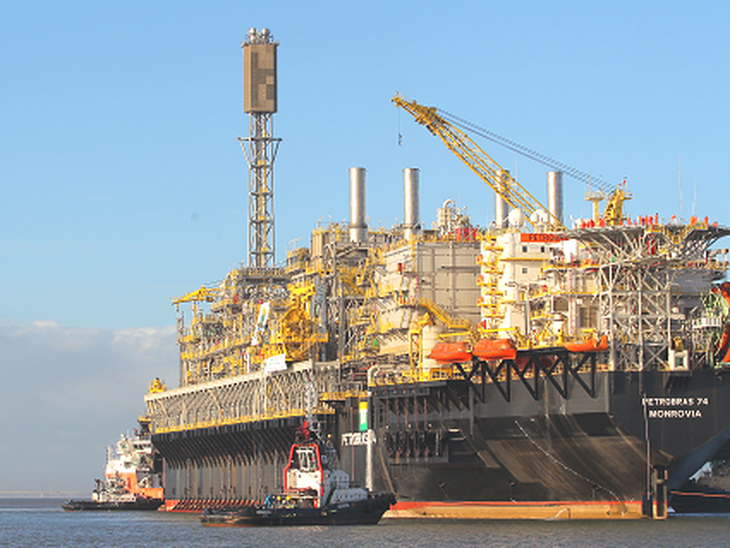 FPSO P-74 chega ao campo de Búzios, no pré-sal da Bacia de Santos